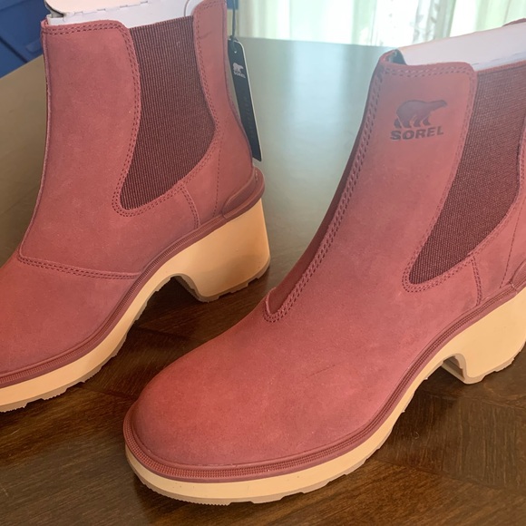 💫HP‼️💫 NWOB SOREL Hi-Line Chelsea Ankle Booties in Cranberry, Size 9.5 - Picture 4 of 8